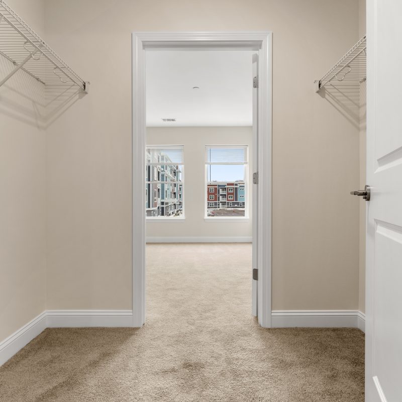 Walk-in Closet