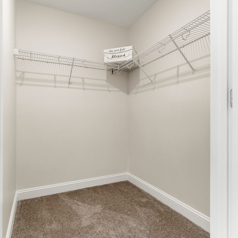 Walk-in Closet